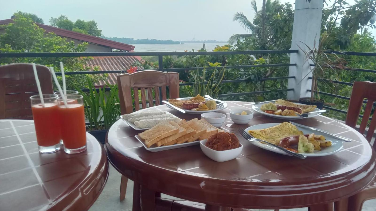 Lake Edge Resort Anuradhapura Exterior foto